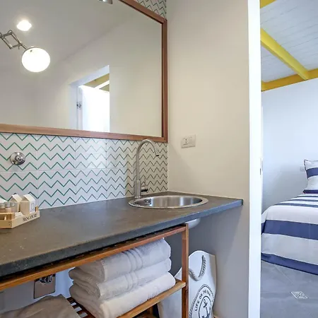 Starhost - Castle Mezzacapo Seaview Terrace, Garden And Parking Daire *