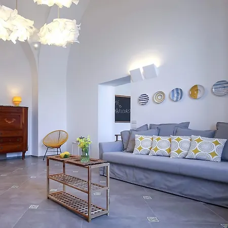Daire Starhost - Castle Mezzacapo Seaview Terrace, Garden And Parking