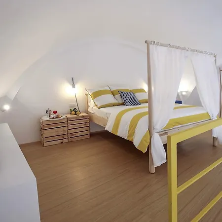 Starhost - Castle Mezzacapo Seaview Terrace, Garden And Parking